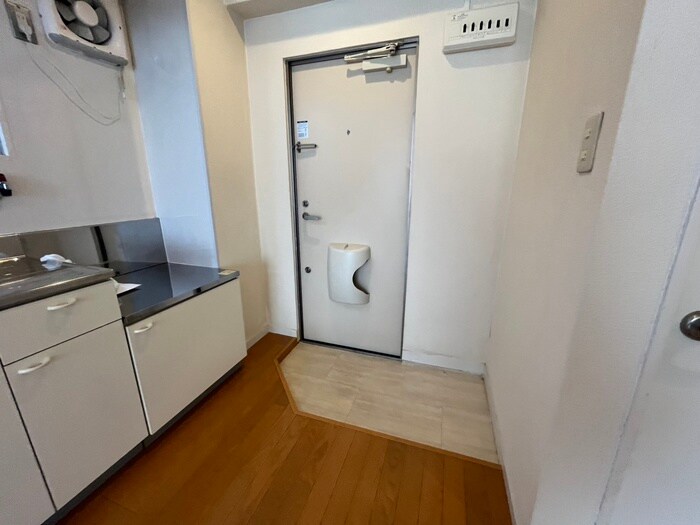 物件内観写真15　(玄関)