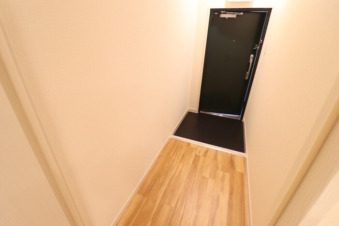 物件内観写真7　(玄関)