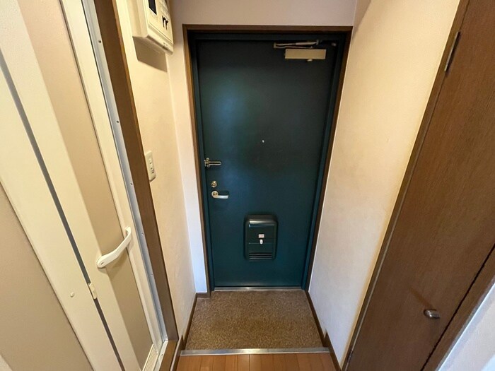 物件内観写真14　(玄関)