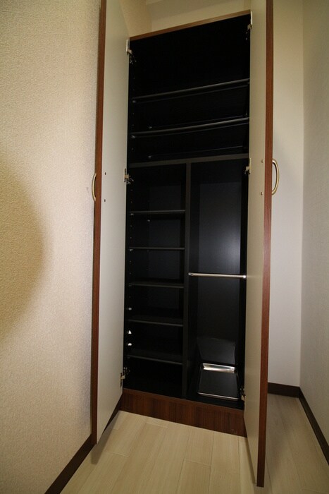物件内観写真15　(靴箱)