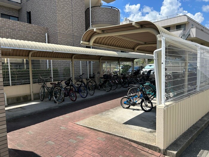 物件外観写真6　(駐輪場)