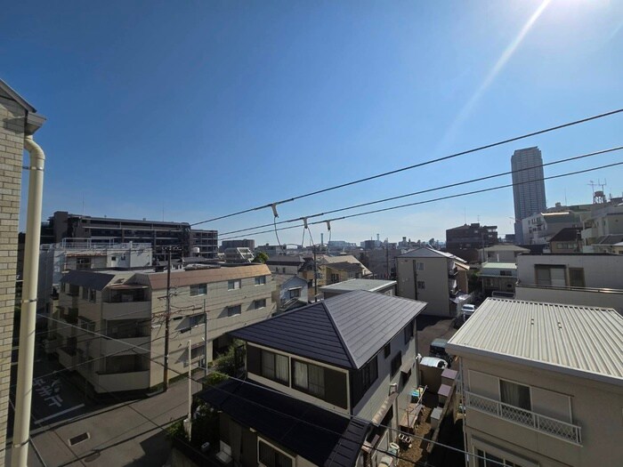 物件内観写真15　(室内からの展望)