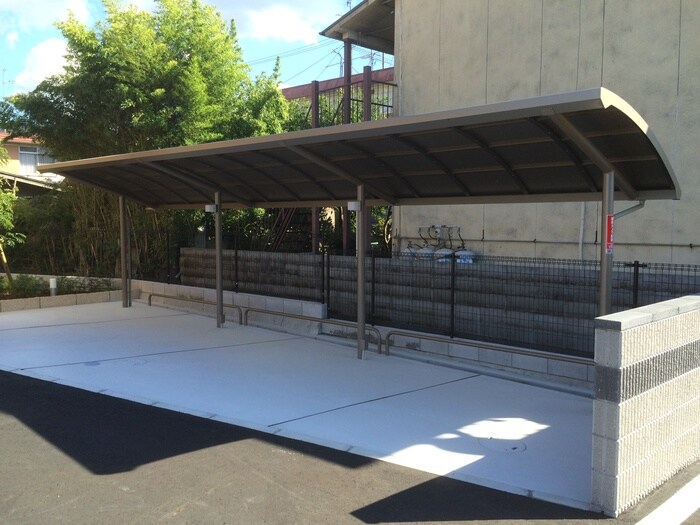 物件外観写真4　(駐輪場)