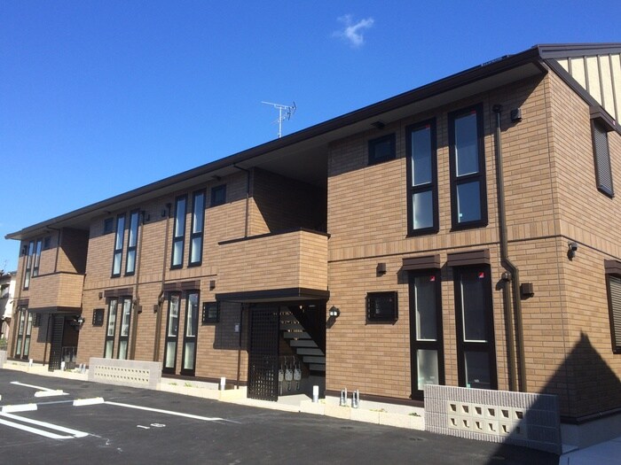 物件外観写真6　(エントランス部分)