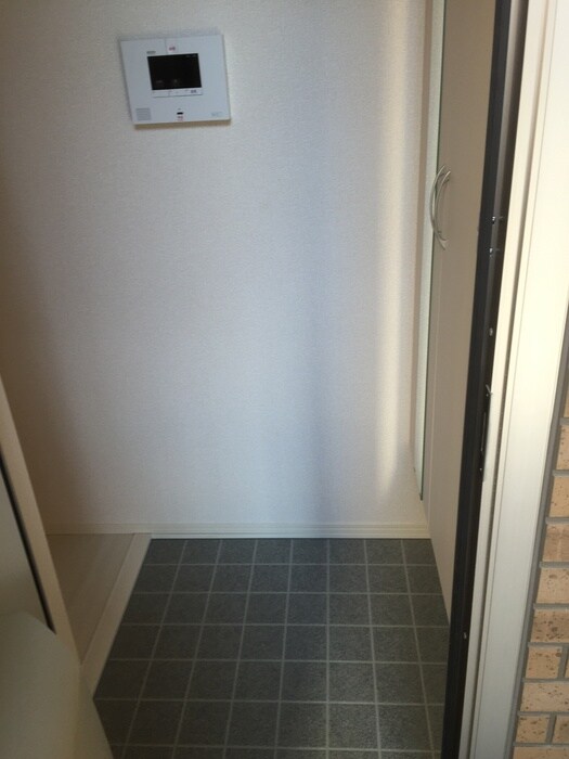 物件内観写真16　(玄関)