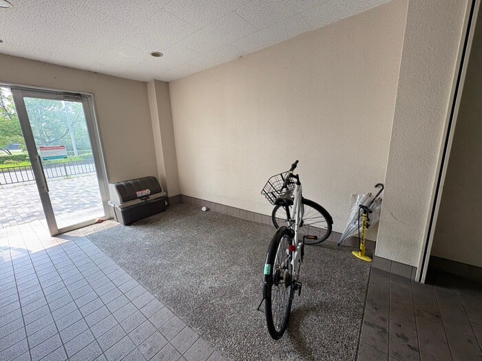 物件外観写真5　(エントランス部分)