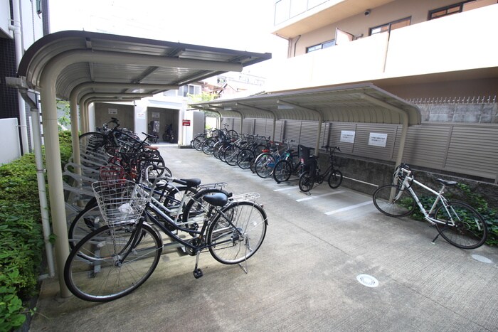 物件外観写真3　(駐輪場)