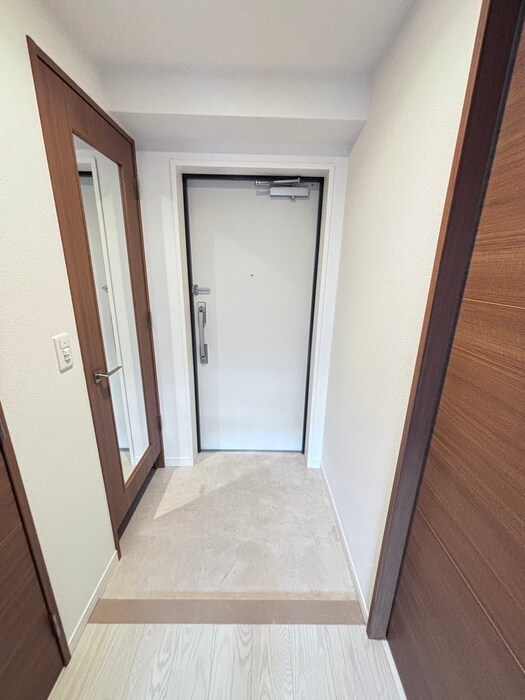 物件内観写真15　(玄関)