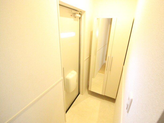 物件内観写真17　(玄関)
