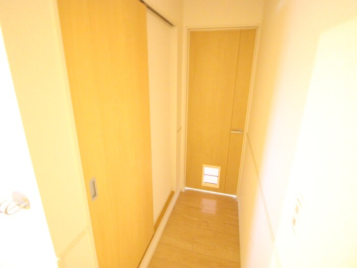 物件内観写真18　(廊下)