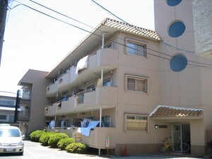シャレ－ド牧落外観写真