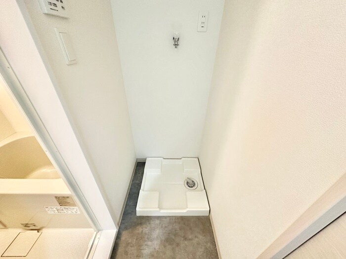 物件内観写真12　(洗濯機置場)