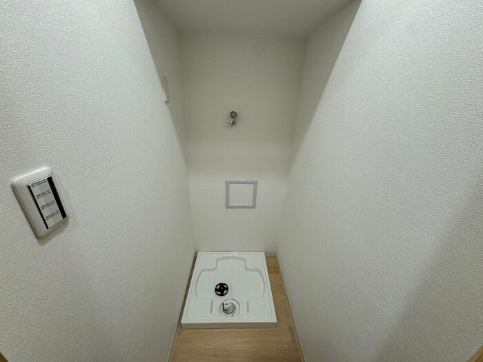 物件内観写真13　(洗濯機置場)