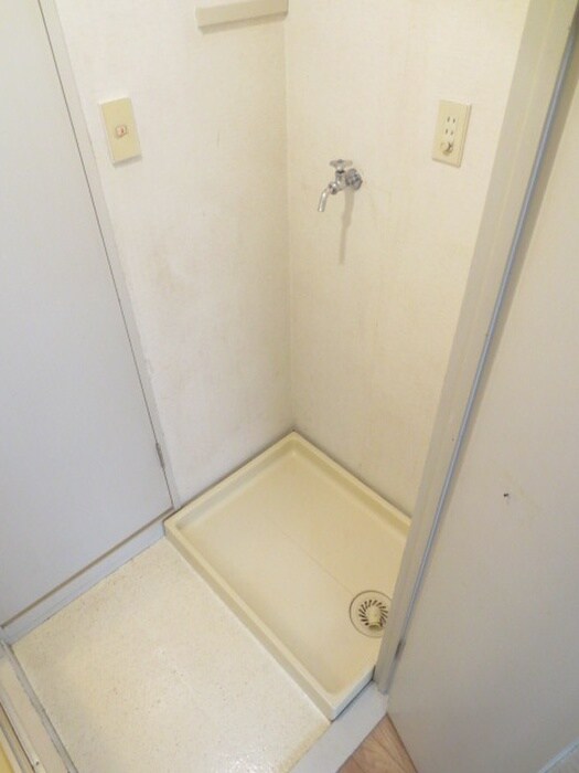 物件内観写真17　(洗濯機置場)