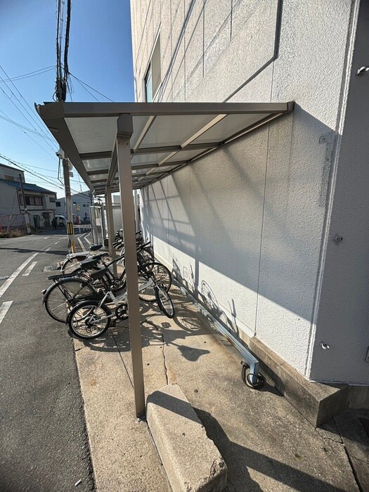 物件外観写真4　(駐輪場)
