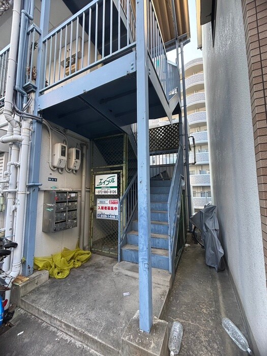 物件外観写真5　(エントランス部分)