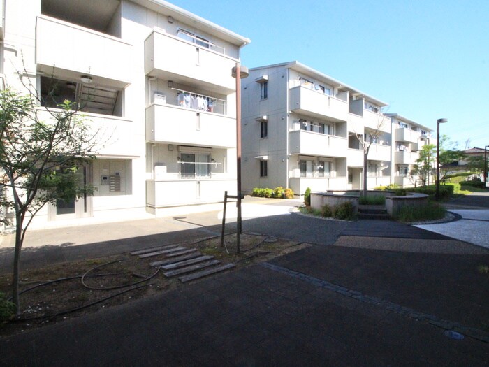 物件外観写真3　(外観写真)