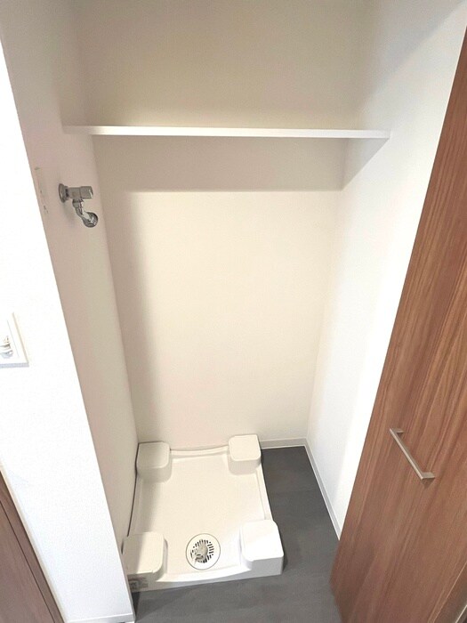 物件内観写真11　(洗濯機置場)