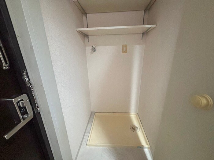 物件内観写真14　(洗濯機置場)