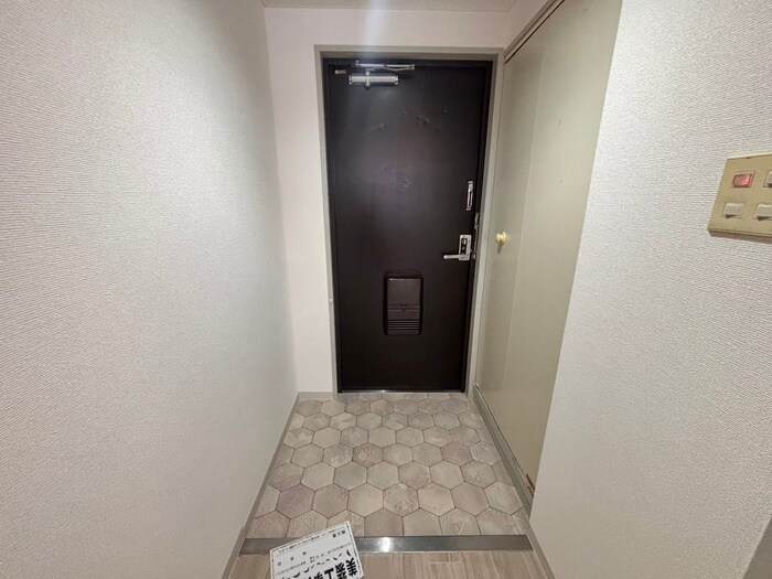 物件内観写真15　(玄関)