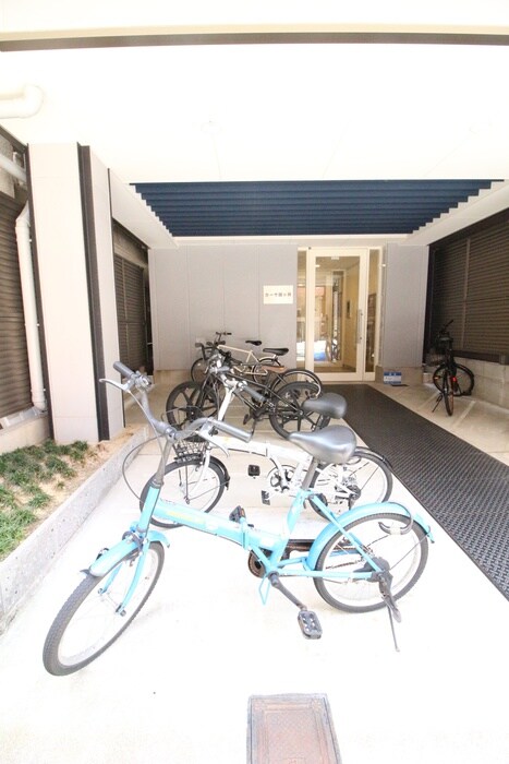 物件外観写真4　(駐輪場)