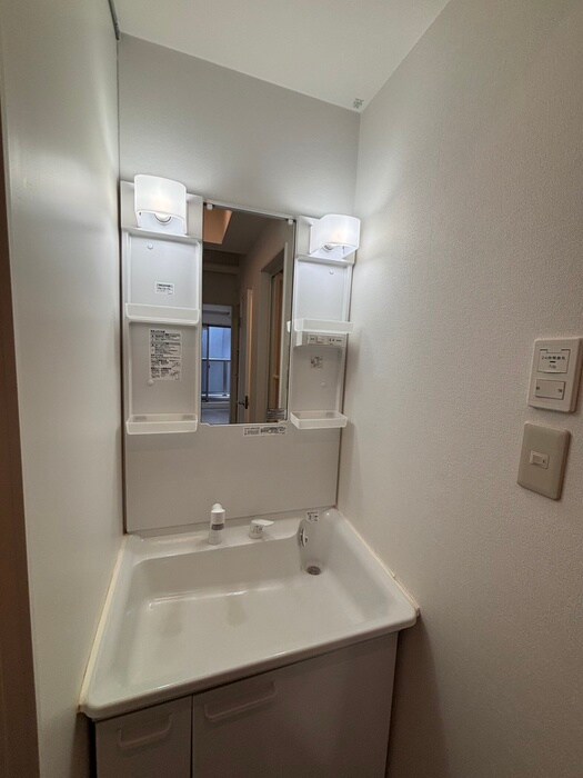 物件内観写真8　(洗面)