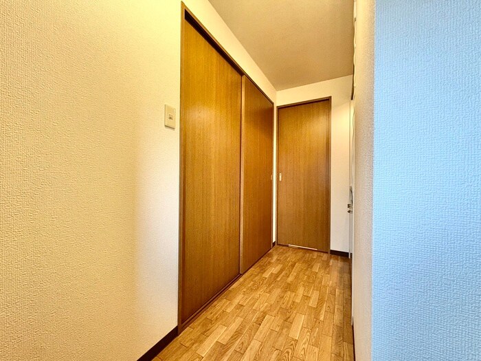 物件内観写真16　(廊下)