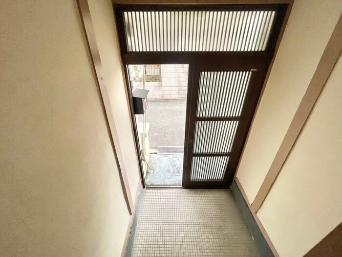 物件内観写真15　(玄関)