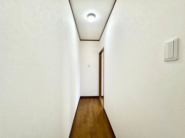 物件内観写真13　(廊下)