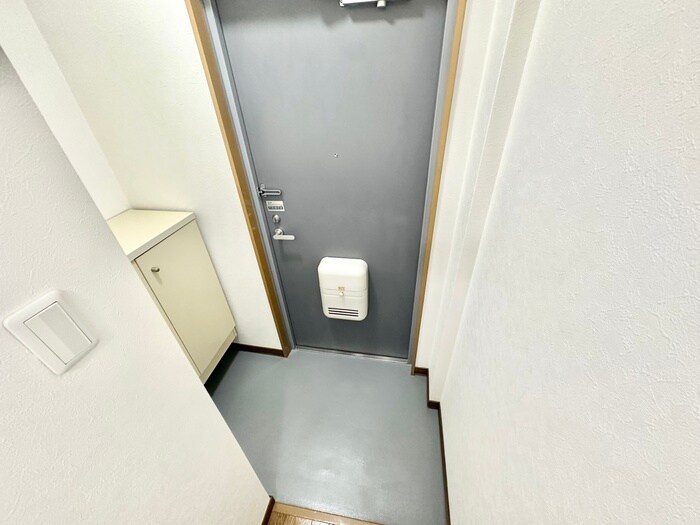 物件内観写真14　(玄関)