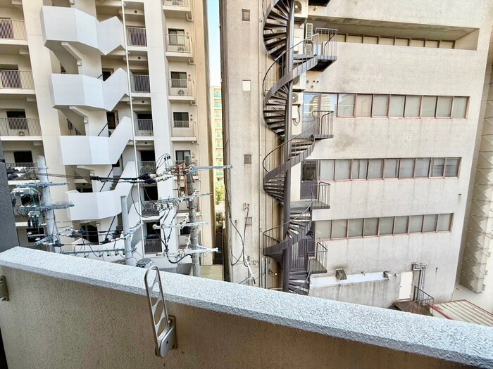 物件内観写真15　(室内からの展望)