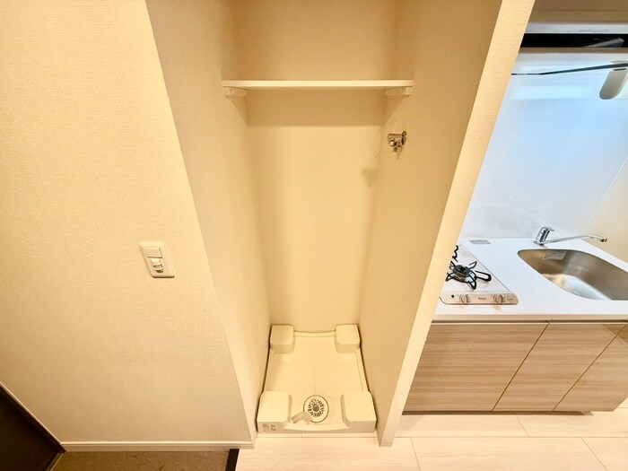 物件内観写真16　(洗濯機置場)