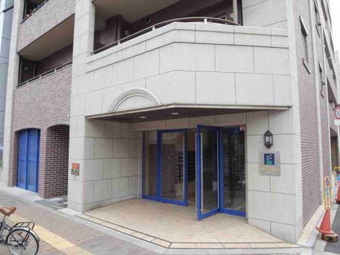 物件外観写真3　(エントランス部分)