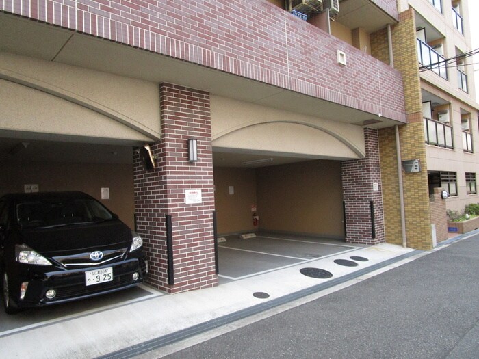 物件外観写真5　(駐車場)