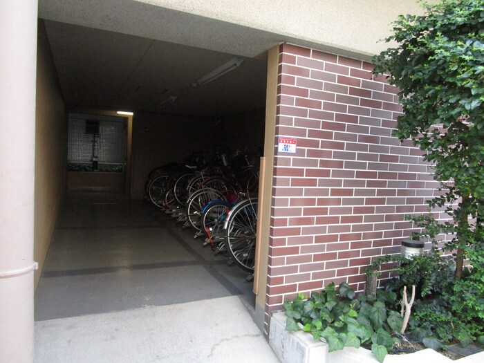 物件外観写真6　(駐輪場)