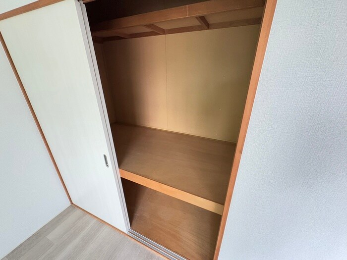 物件内観写真15　(収納)