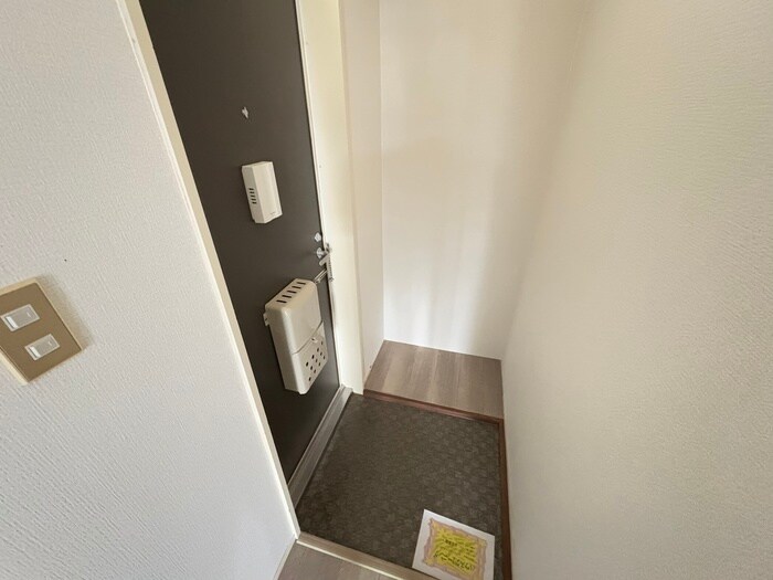 物件内観写真18　(玄関)