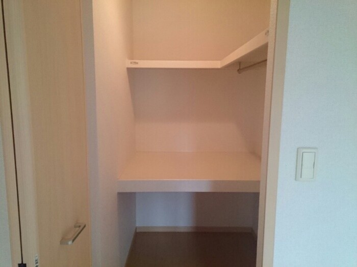 物件内観写真9　(収納)
