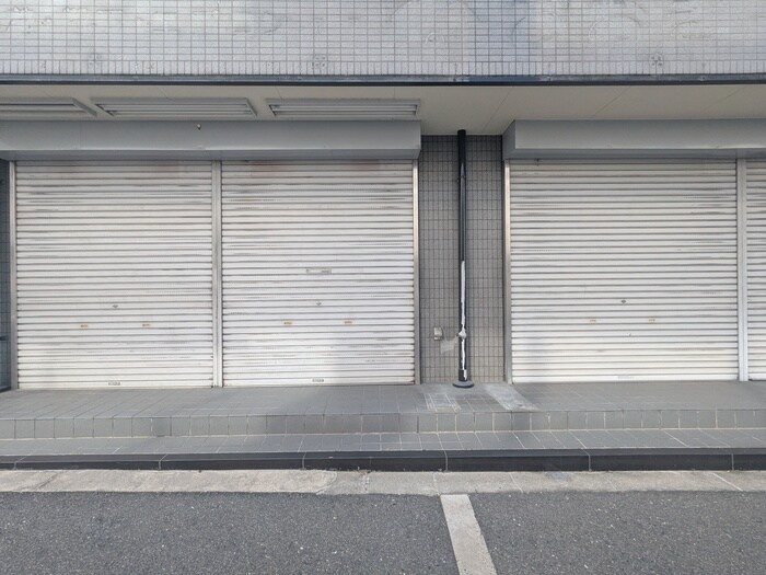 物件内観写真7　(玄関)