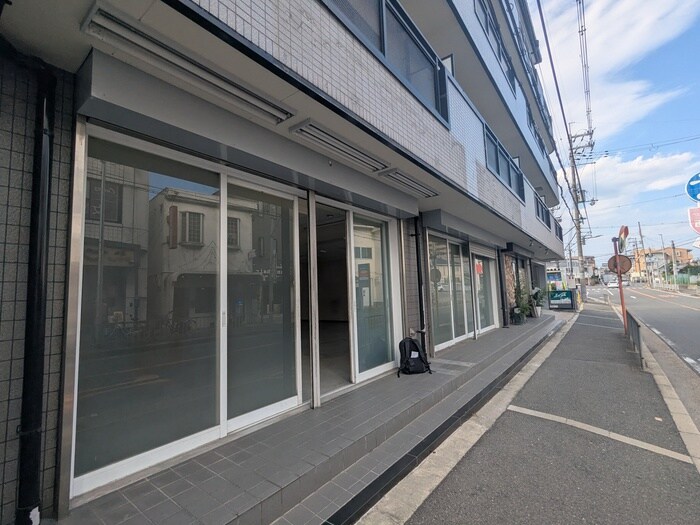 物件内観写真8　(玄関)