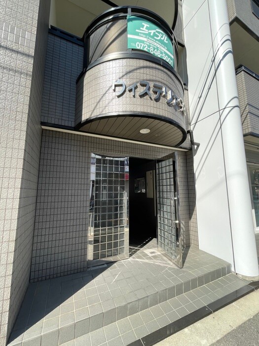 物件外観写真4　(エントランス部分)