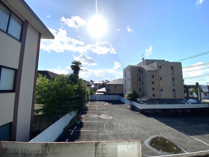 物件内観写真14　(室内からの展望)