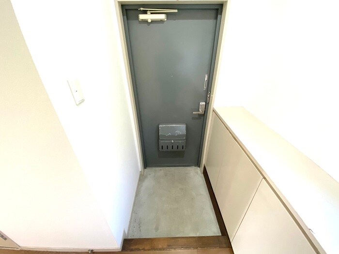 物件内観写真16　(玄関)