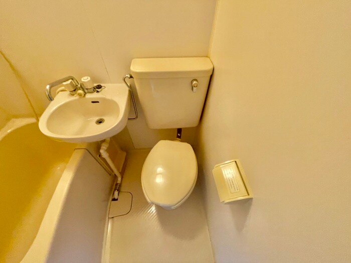 物件内観写真4　(トイレ)