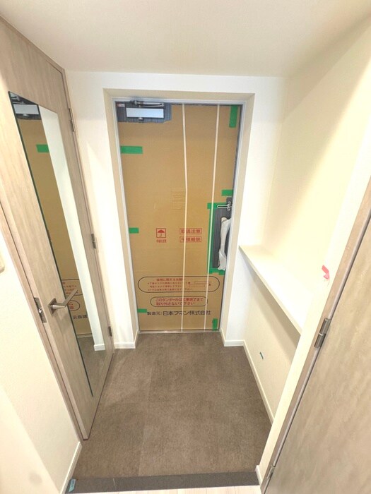 物件内観写真10　(玄関)