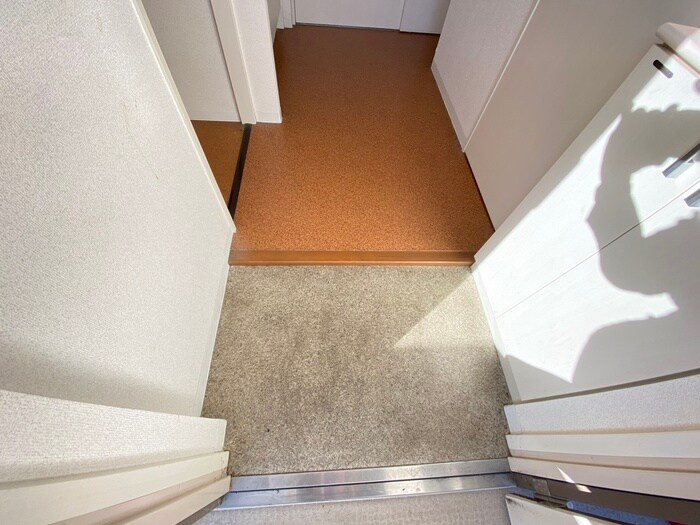 物件内観写真18　(玄関)