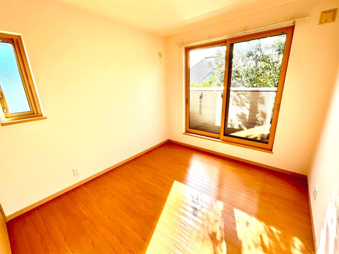 物件内観写真8　(居室)
