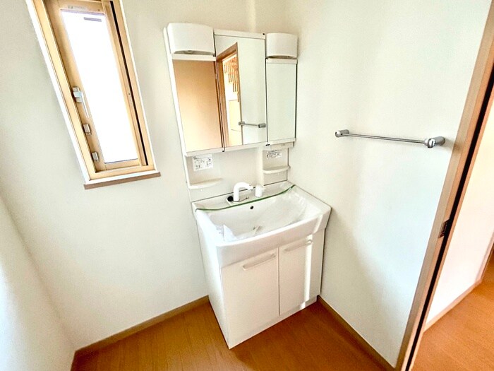 物件内観写真13　(洗面)