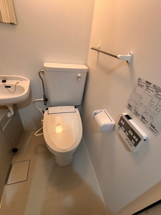 物件内観写真9　(トイレ)