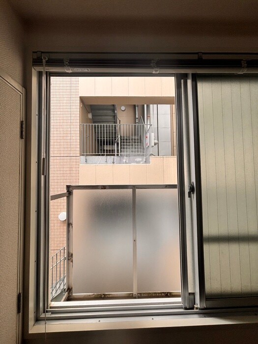 物件内観写真12　(室内からの展望)